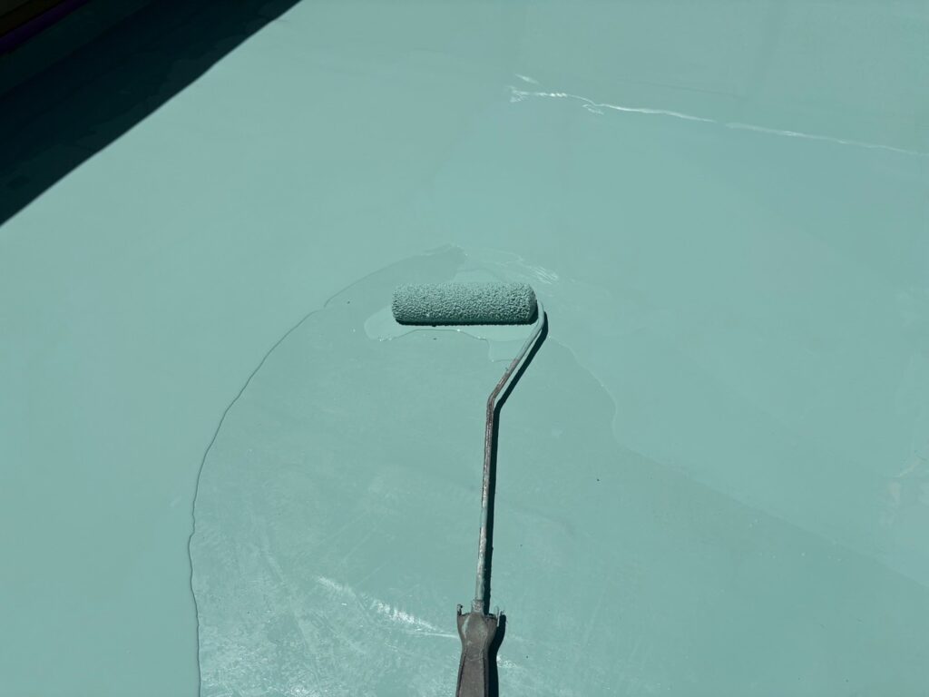 【ベランダ防水】<br />
ウレタン防水２層目<br />
